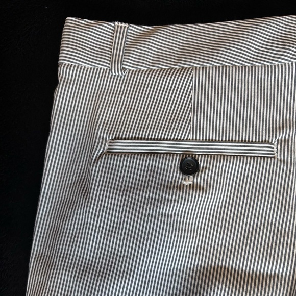 Banana Republic lightweight striped shorts 10 - Picture 7 of 7